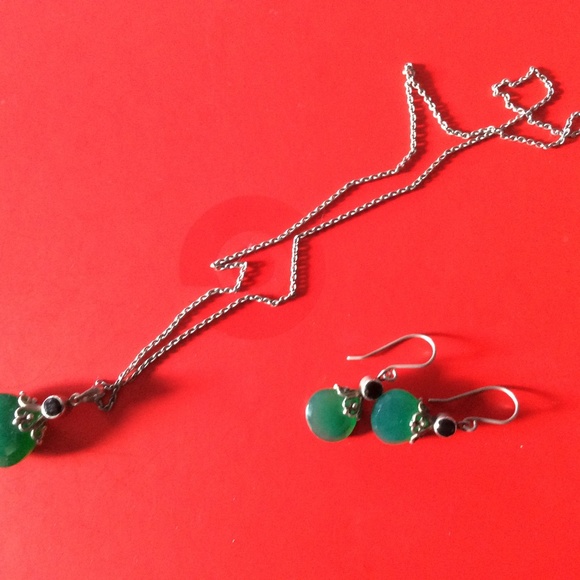 SS RUFF CUT EMERALD & ONYX EARRING & NECKLACE SET - Picture 1 of 2